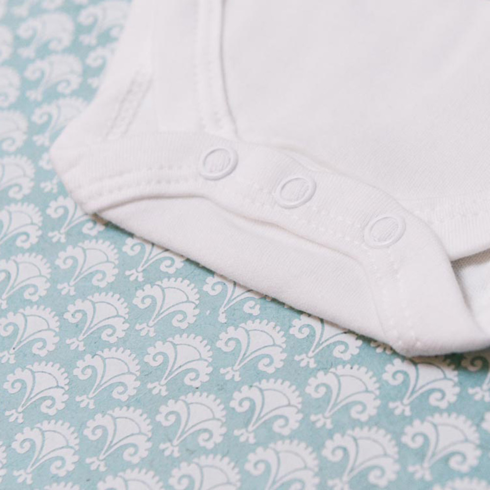 baby-grow-detail